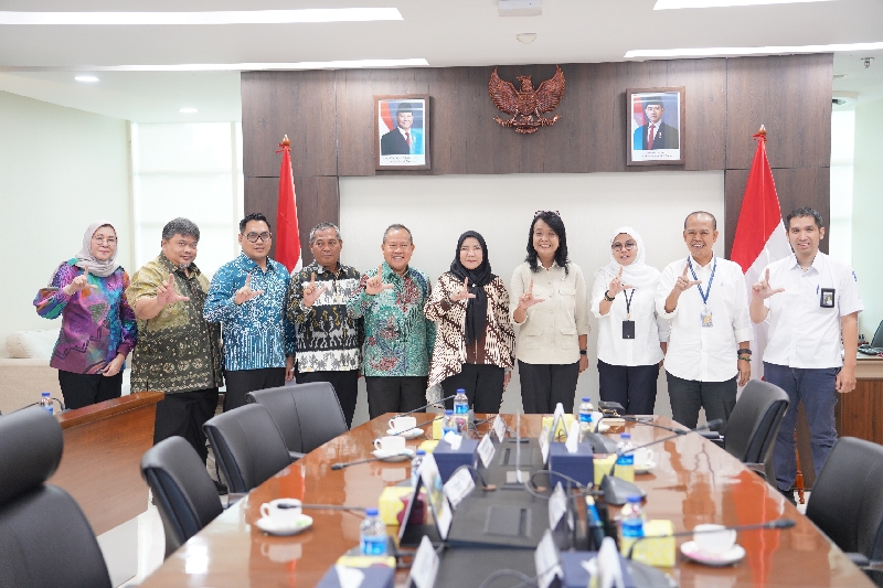 Wali Kota Eva Dwiana Audiensi dengan Wamen PU Bahas Infrastruktur Prioritas di Bandar Lampung