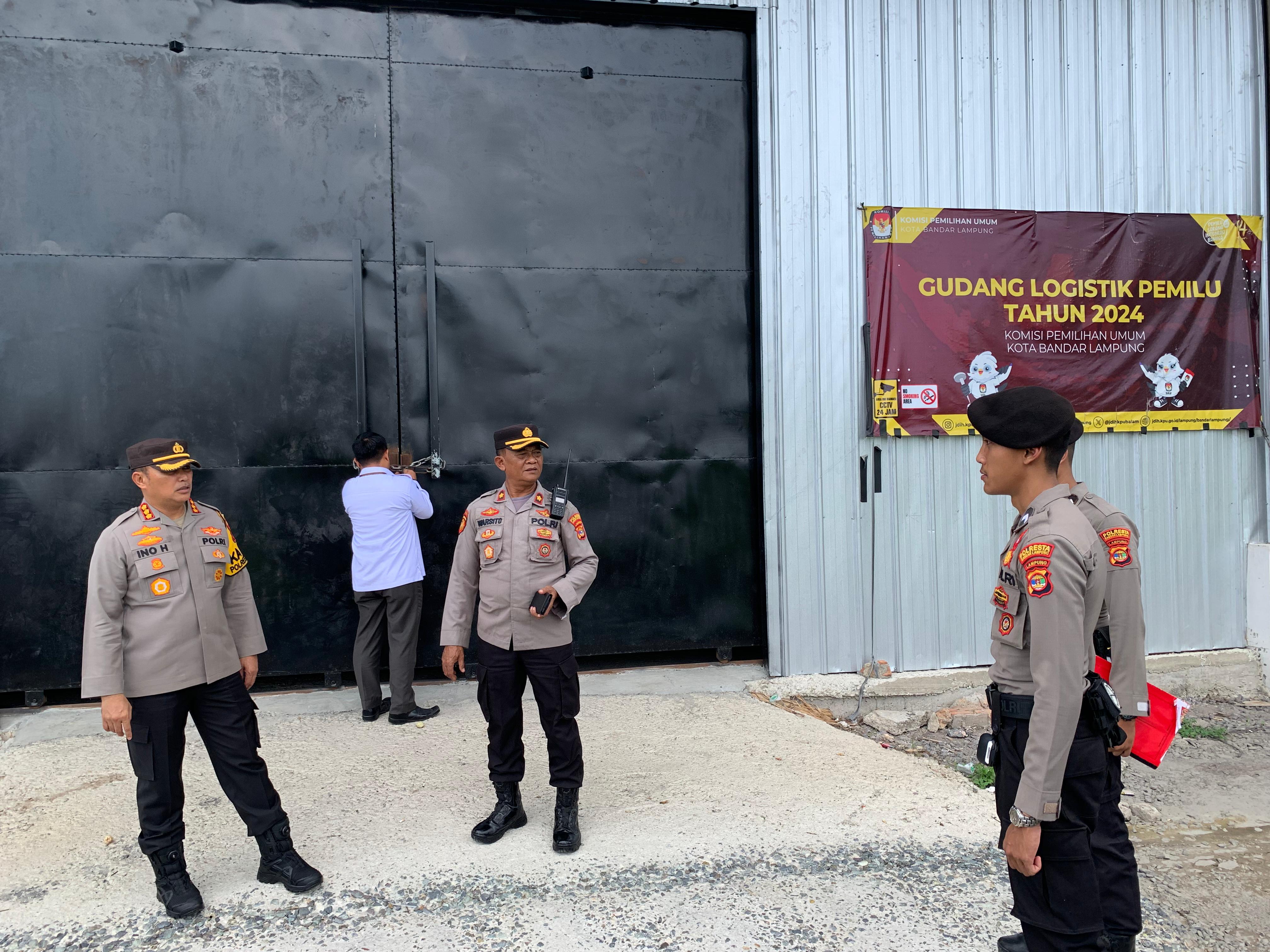 Kapolresta Bandar Lampung Melakukan Pengecekan Gudang Logistik KPU Kota Bandar Lampung