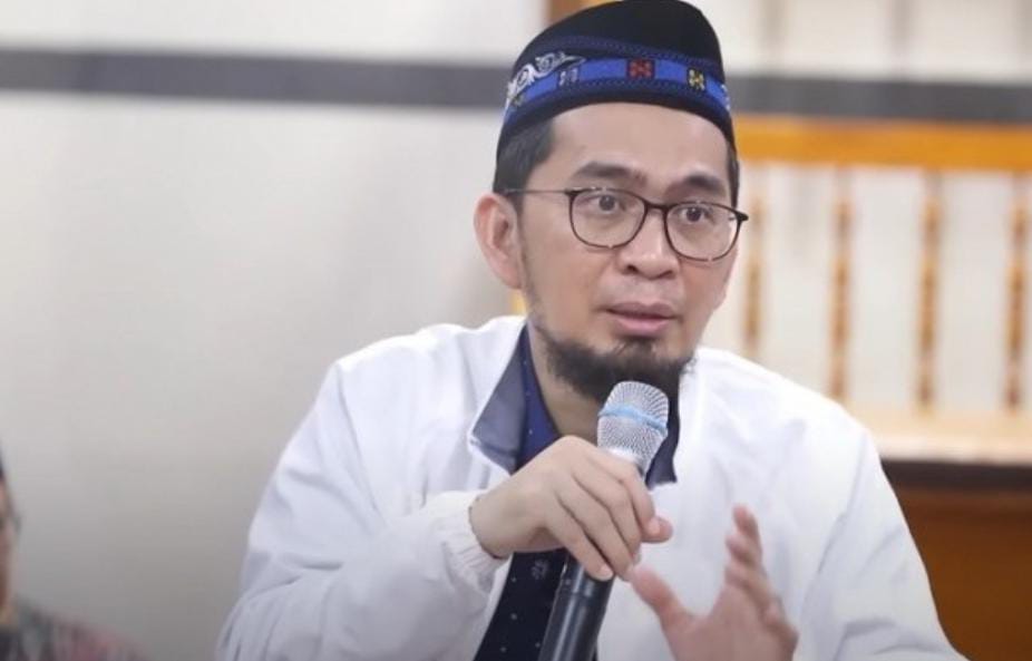 Ustadz Adi Hidayat : Amalan Ini Dapat Menyelamatkan Manusia dari Fitnah Akhir Zaman