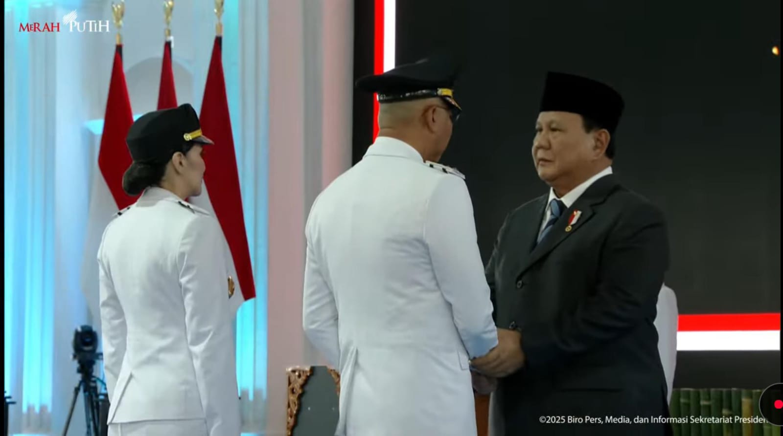 Momen Saat Mirza Jadi Gubernur Pertama yang Dilantik Presiden Prabowo