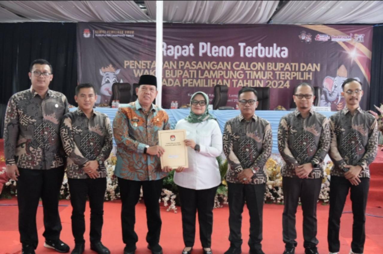 Pasangan Ela-Azwar Resmi Ditetapkan Sebagai Bupati dan Wakil Bupati Lampung Timur