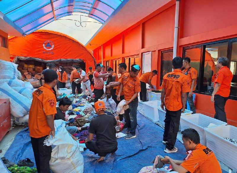 BPBD Kota Bandar Lampung Intensif Sortir Bantuan untuk Korban Bencana di Sumatera