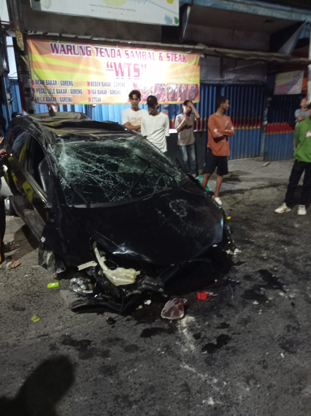 Satu Unit Honda Brio Mengalami Kecelakan Tunggal di Jl. Za. Pagar Alam 