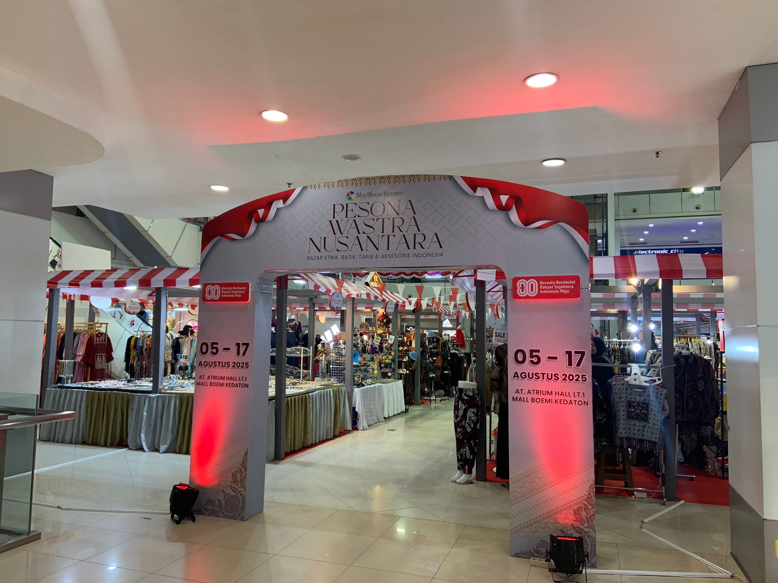 Bazaar Wastra Nusantara di Bandar Lampung, Tawarkan Batik hingga Tapis Murah