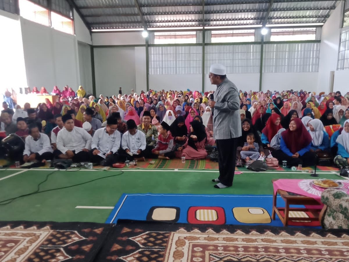 Pengajian MTBM di GSG Bung Karno, BE Sebut Bupati Telah Berikan Hadiah Spesial
