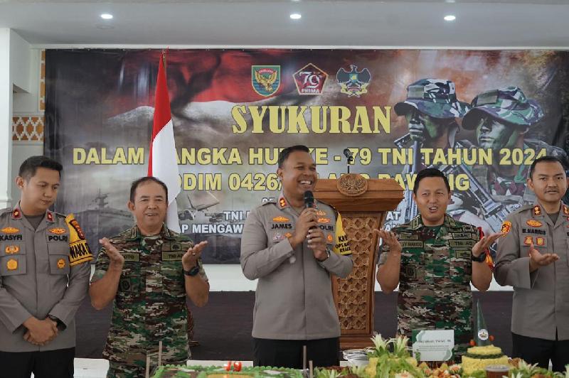 Kapolres Tulang Bawang Beri Kejutan Dandim 0426/TB Dalam Rangkaian HUT TNI ke-79