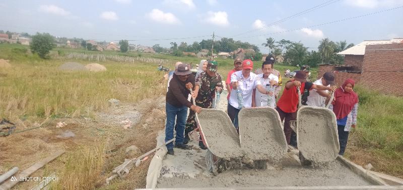 Permudah Akses Petani, Pemdes Jatimulyo Bangun Ratusan Meter Jalan Usaha Tani 
