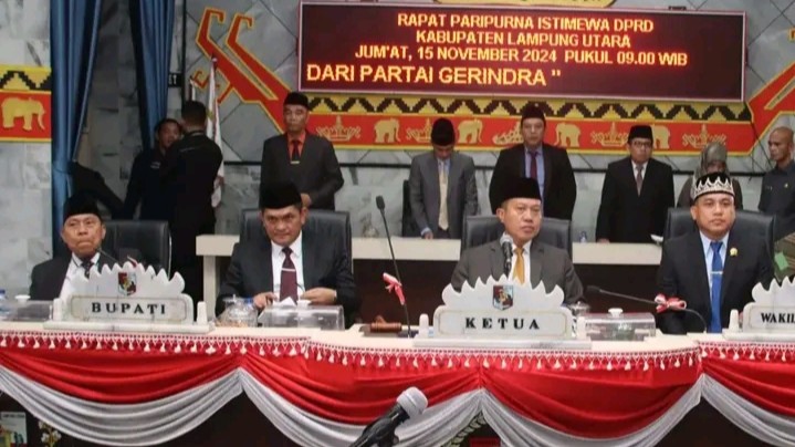 Pj Bupati Aswarodi Hadiri Pelantikan Sayuti Sebagai Anggota DPRD Lampung Utara