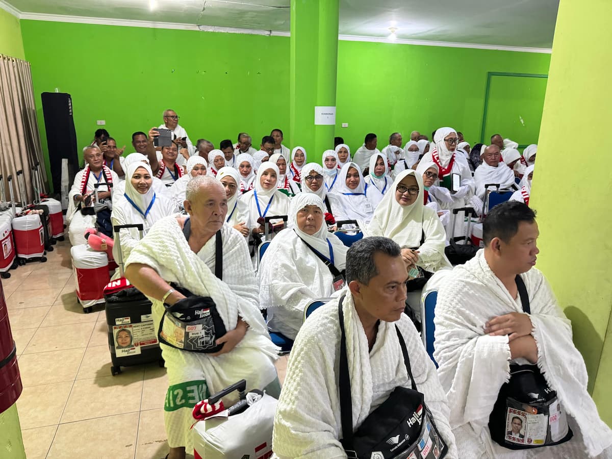 Kenakan Pakaian Ihram, Hari Ini 227 Calon Jemaah Haji Lampung Barat Diterbangkan ke Jeddah