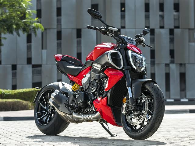 Ducati XDiavel V4: Gabungan Power Cruiser dan Mesin V4 Bertenaga