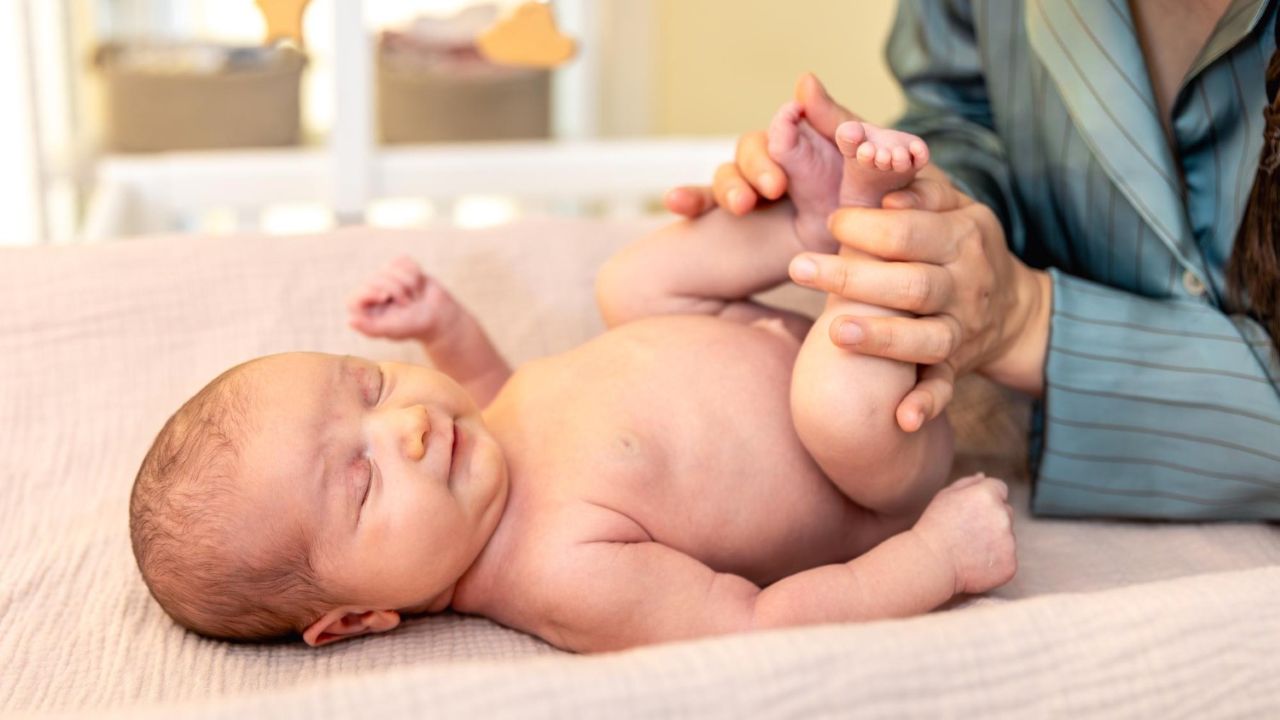 Cara Efektif Redakan Kembung pada Bayi