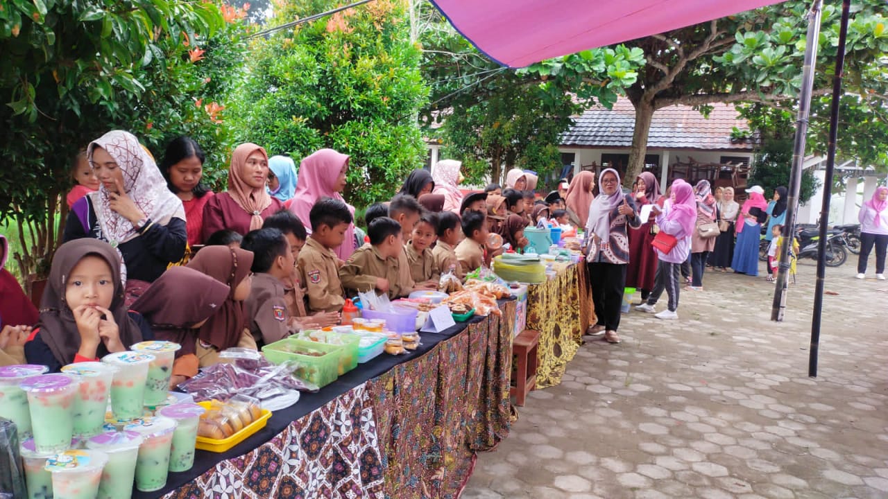 SDN 3 Pajar Bulan Adakan Market Day