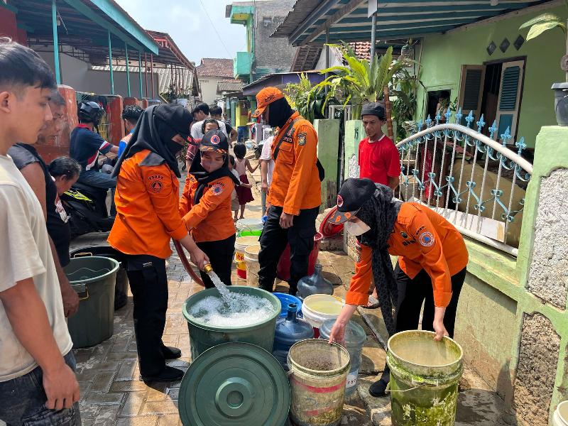Warga Panjang Utara Masih Krisis Air Bersih Pasca Banjir, BPBD Terus Salurkan Bantuan