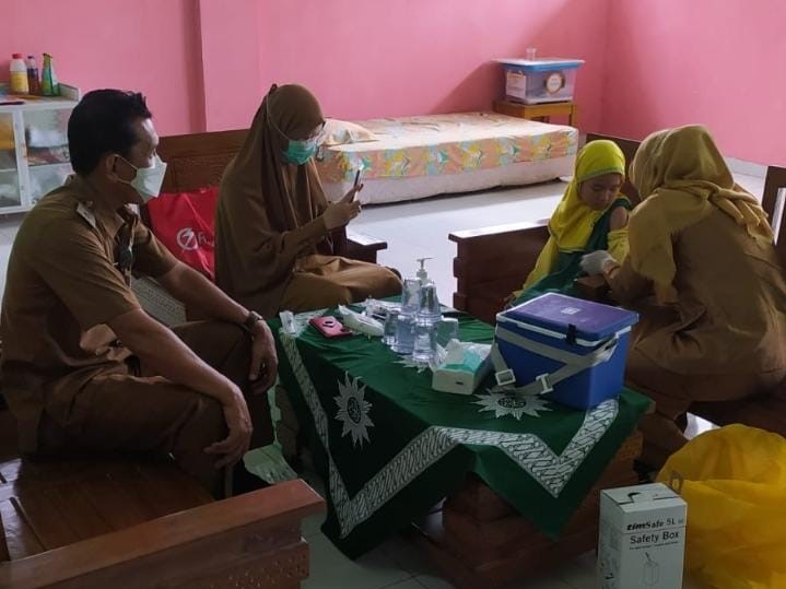 Lurah Kampungbaru Raya Gelar Kegiatan Imunisasi di TK Al-Azhar 3 