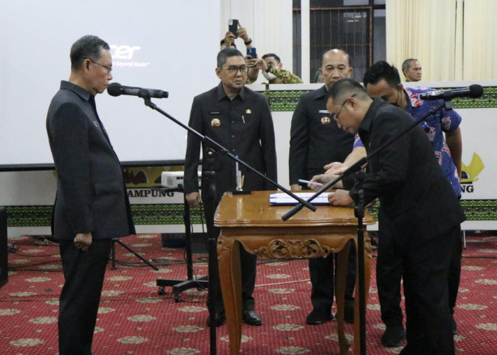Wagub dan Sekdaprov Lampung Lantik dan Ambil Sumpah Jabatan Pejabat Eselon II