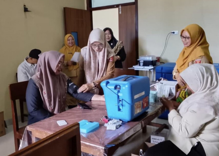 Dijadwalkan Berangkat 2 Mei, 208 CJH Lambar Jalani Vaksinasi Meningitis