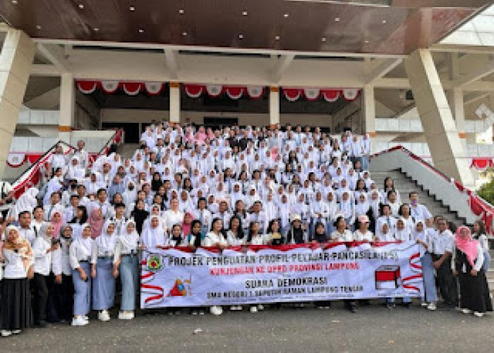 Ratusan Pelajar Sambangi DPRD Lampung
