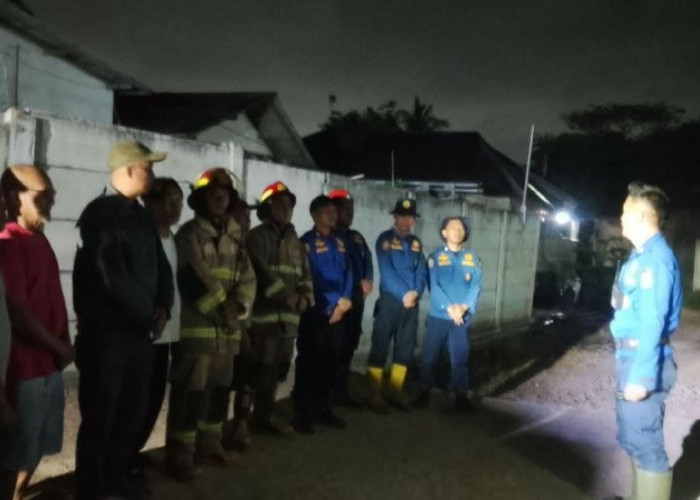 Diduga Akibat Pembakaran Sampah, Lahan 100 Meter Persegi di Bandar Lampung Terbakar