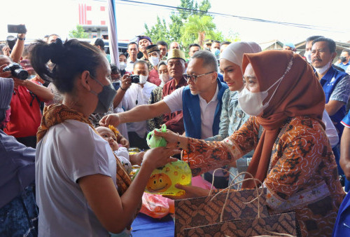 Tinjau Pasar Murah MinyaKita di Lampung, Mendag Tegaskan Harga Tak Boleh Diatas Rp14 Ribu/Liter