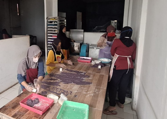Perempuan Tangguh dari Kaki Gunung Ciremai: Bangkit Bersama BRI Lewat Ubi Jalar
