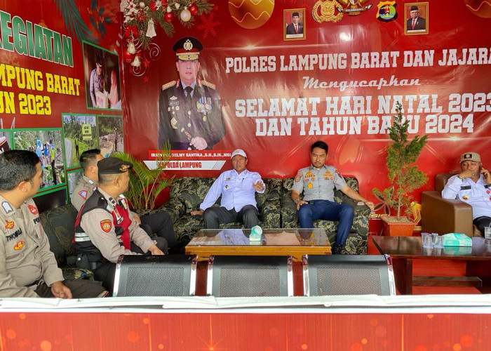 Pastikan Berjalan Aman dan Kondusif, Pj Bupati Lampung Barat Tinjau Posko Pengamanan Nataru