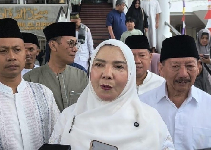 Kebersamaan Idul Fitri 1447 H, Eva Dwiana Shalat Id Bersama Keluarga di Masjid Al-Furqon
