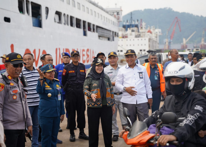 Wali Kota Bandar Lampung, Tinjau Arus Balik Pemudik di Pelabuhan Panjang