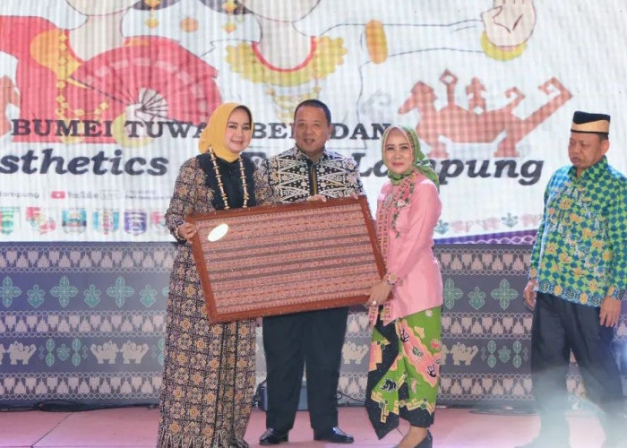 Gelaran Lampung Fashion Show Pada Festival Parekraf Lampung di Buka Gubernur Arinal