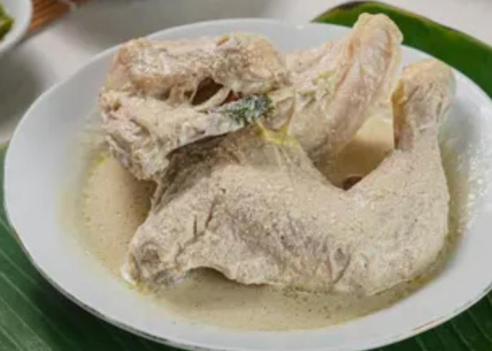 Ayam Pop: Kelezatan Sederhana dari Ranah Minang yang Mendunia