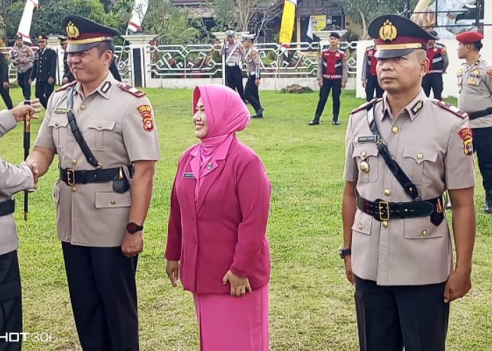 Berlangsung Haru, AKP Sahril Paison Serahkan Jabatan Kapolsek Sekincau ke AKP Syamsu Rizal