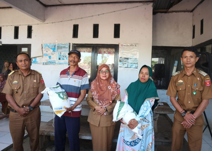 10 Pekon di Kebun Tebu Serentak Salurkan Bantuan Beras CPP Tahap III