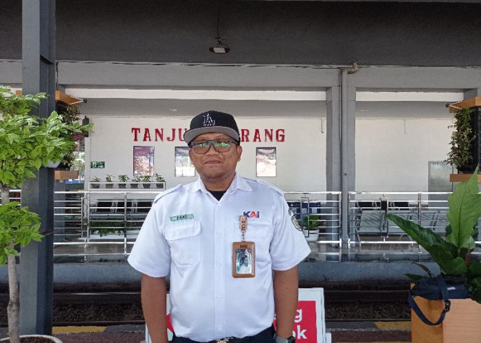 Aksi Warga Asing Naik Gerbong Babaranjang Dinilai Melanggar Hukum dan Tak Patut Ditiru