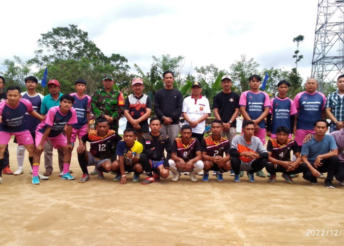 Camat Nowo Apresiasi Suksesnya Liga Futsal Peratin Cup l Karangaagung   