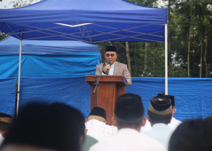 Shalat Ied Bersama Warga, Parosil Paparkan Arah Pembangunan Lampung Barat