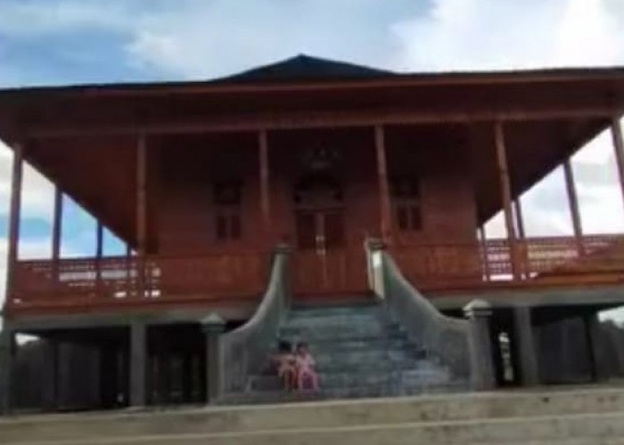 Rumah Adat Mukomuko: Simbol Kearifan Lokal dari Bumi Bengkulu