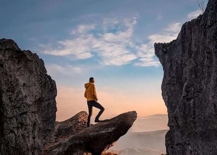 Stone Garden Citatah, Panorama Batu Alam dan Pesona Senja di Bandung Barat