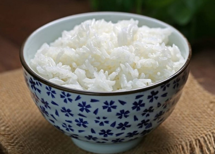 Kalori Nasi Putih: Fakta Gizi, Dampaknya bagi Tubuh dan Strategi Konsumsi Sehat