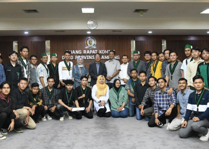 HMI Audiensi Tolak UU Ciptaker di DPRD Lampung, Mingrum Gumay : Tuntutan akan Kami Kirim Langsung