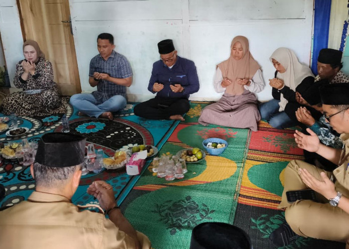 Bupati Lampung Barat Takziah ke Keluarga Pengurus Muslimat NU Korban Laka Lantas