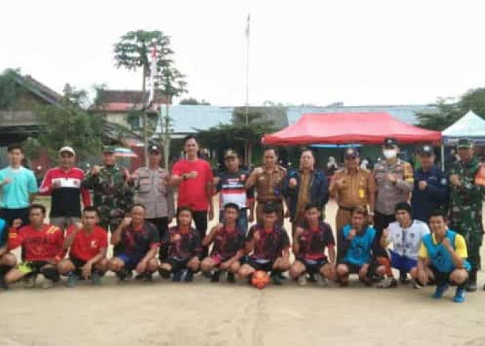 Semarak HUT RI Ke-78, Kecamatan Way Tenong Gelar Turnamen Futsal di Lapangan H Mat Karim 