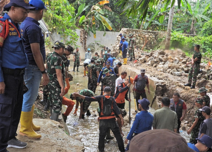 Pemkot Bandar Lampung dan TNI Percepat Normalisasi Sungai di Jagabaya 1 untuk Cegah Banjir