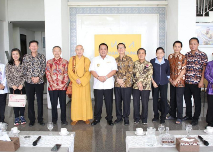 Gubernur Arinal Terima Audiensi Pengurus Lembaga Pengembangan Tripitaka Gatha Umat Budha