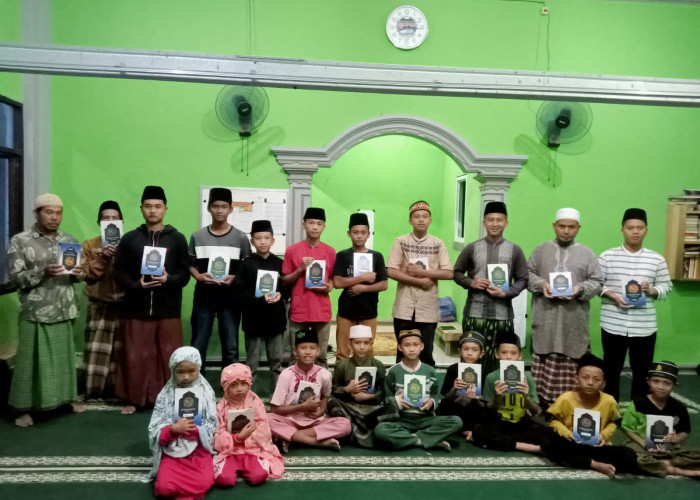 LAZISNU PCNU Lampung Barat Salurkan 120 Paket Mushaf Al-Qur'an 