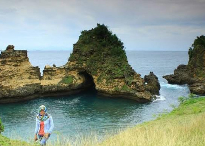 Pantai Sari Goang, Spot Sunrise Eksotis di Lombok Tengah yang Masih Alami
