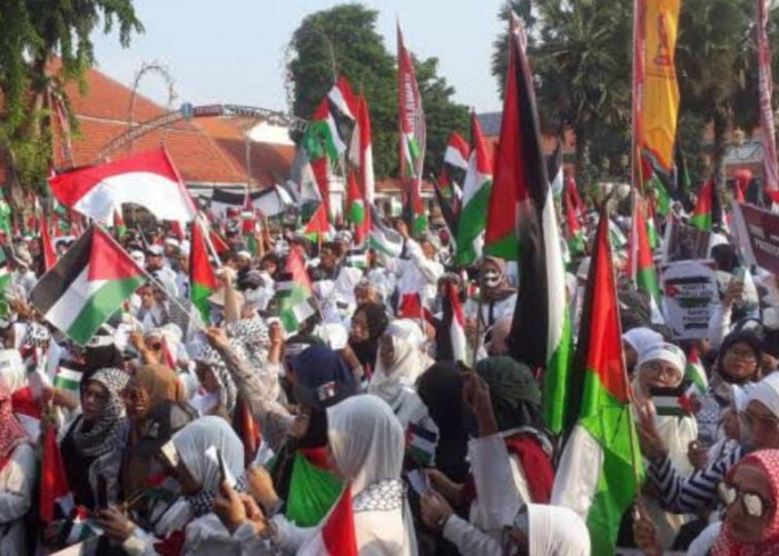 Putihkan Surabaya, Puluhan Ribu Warga Ikut Aksi Bela Palestina