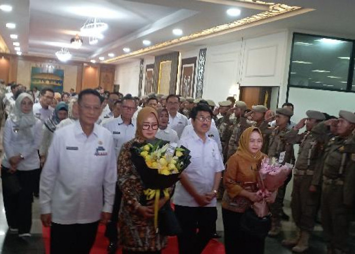 Sekdaprov Lampung Lepas Kepala Bapenda dan Kepala Balitbangda yang Memasuki Masa Purnabakti