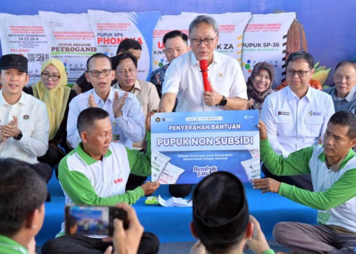 Zulkifli Hasan Jamin Stok Pupuk dan Harga Gabah Petani Lampung Selatan
