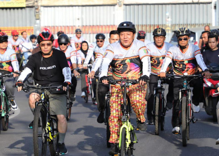 Arinal Bersama Ribuan Masyarakat Ikuti Fun Run dan Sepeda Santai Dalam Rangka HUT Lampung ke-59