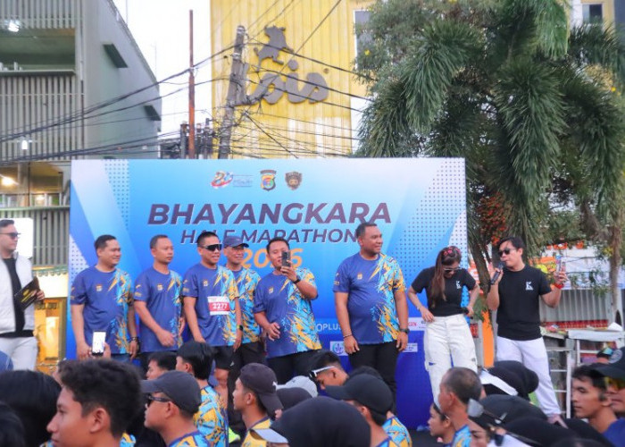 Ribuan Peserta Meriahkan Bhayangkara Half Run 2026 di Bandar Lampung
