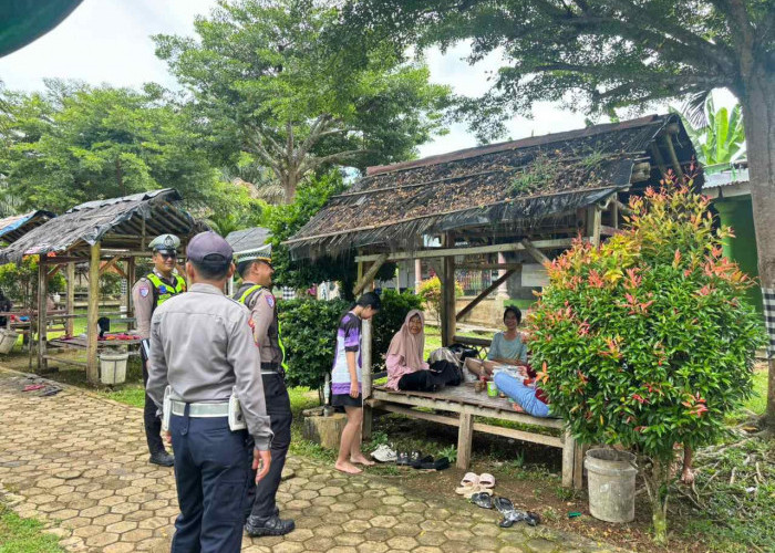 Patroli Wisata Ops Ketupat Krakatau 2026, Posyan Kelapa Tujuh Pastikan Kamtibmas Kondusif